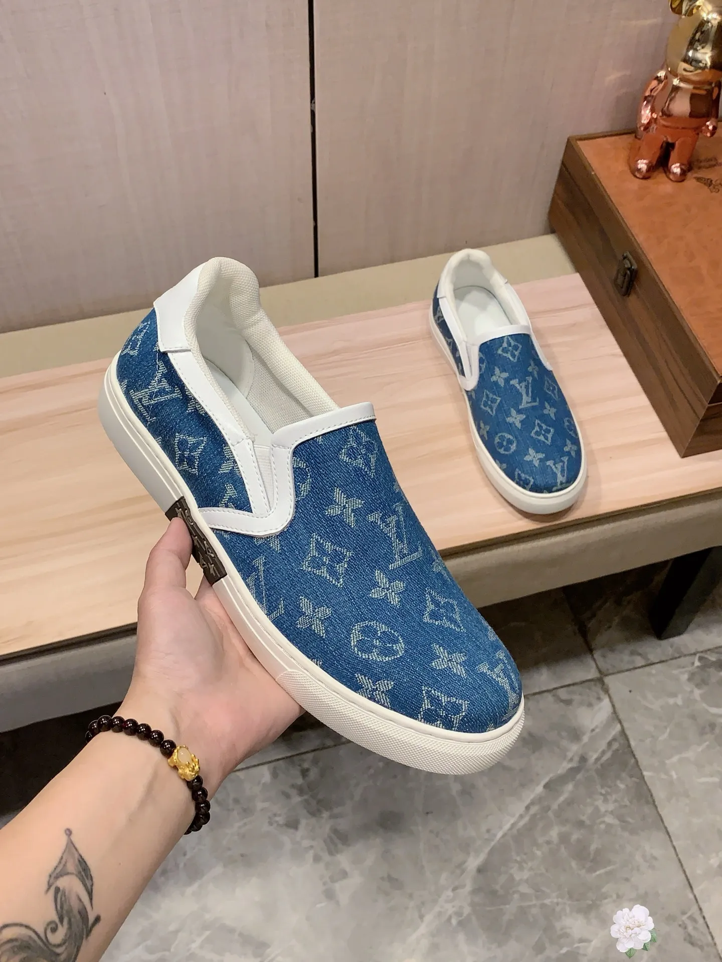 Men's men's shoes 💰400💰💰🎩🎩 [Lightning] [Lightning] "LV*" The latest • popular casual shoes, top brands [Seduce] luxury ~ purchasing agency, top ~ quality. [Strong] The upper is made of imported breathable cowhide with fabric material ➕ Breathable sheepskin feet (•) and fine workmanship. The original stylish and stylish soft rubber wear-resistant and non-slip outsole is light and comfortable on the feet. The real thing looks better when photographed in person. Code 111: Code: 38-44, 2️⃣colors selected